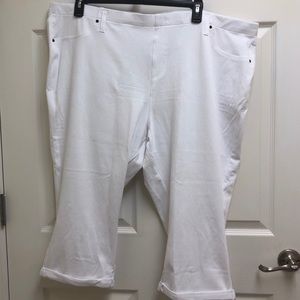 Terra Sky White Denim Capri